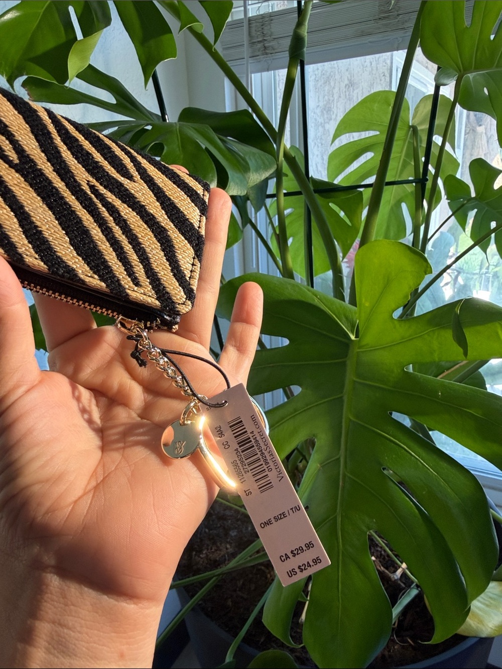 VS Black Zebra Straw Card Case with Key Ring - Picture 4 of 6